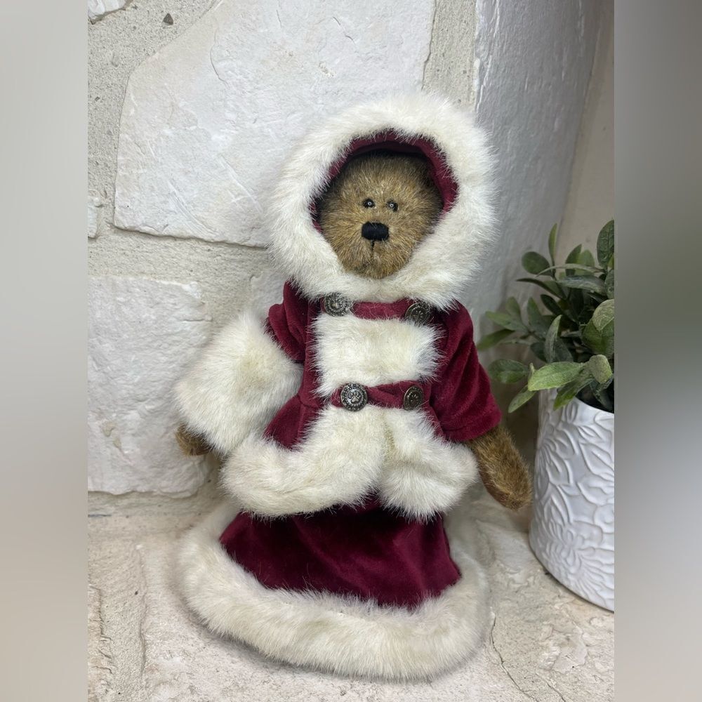 The Boyds Collection LTD MRS. FEZZIWIG JODIBEAR  9” Red Velvet/Fur XMAS